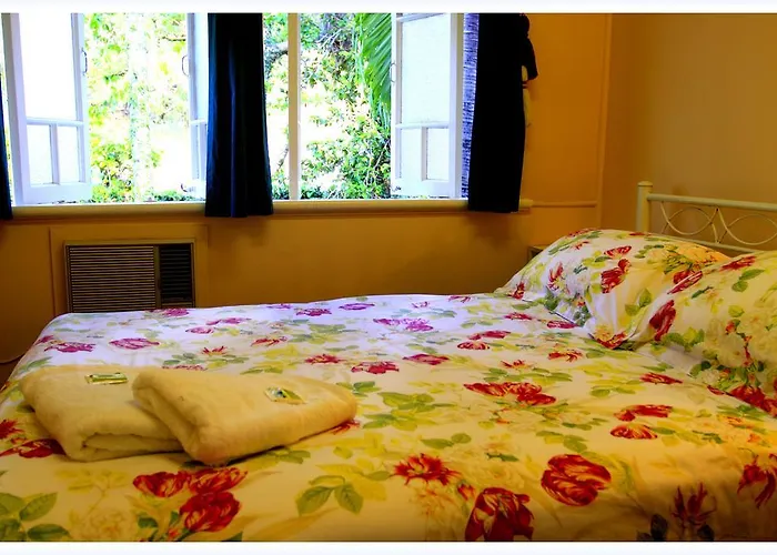 Coral Lodge Bed And Breakfast Inn